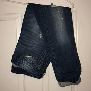Women’s distressed jean